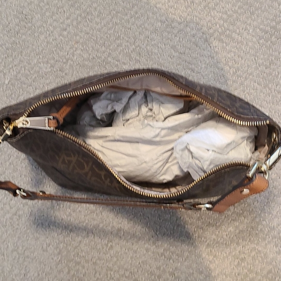 Purse - Picture 3 of 4